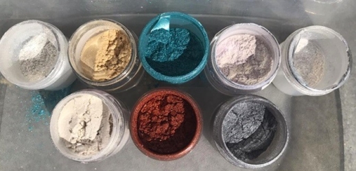 Set of lustre dustes, various shades